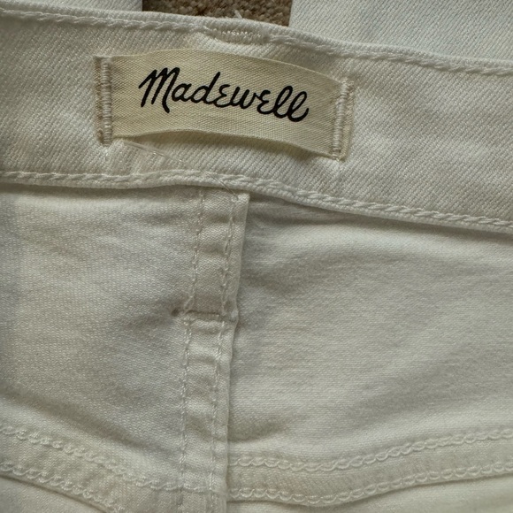 Madewell 9” Mid Rise White Jeans - Picture 5 of 9